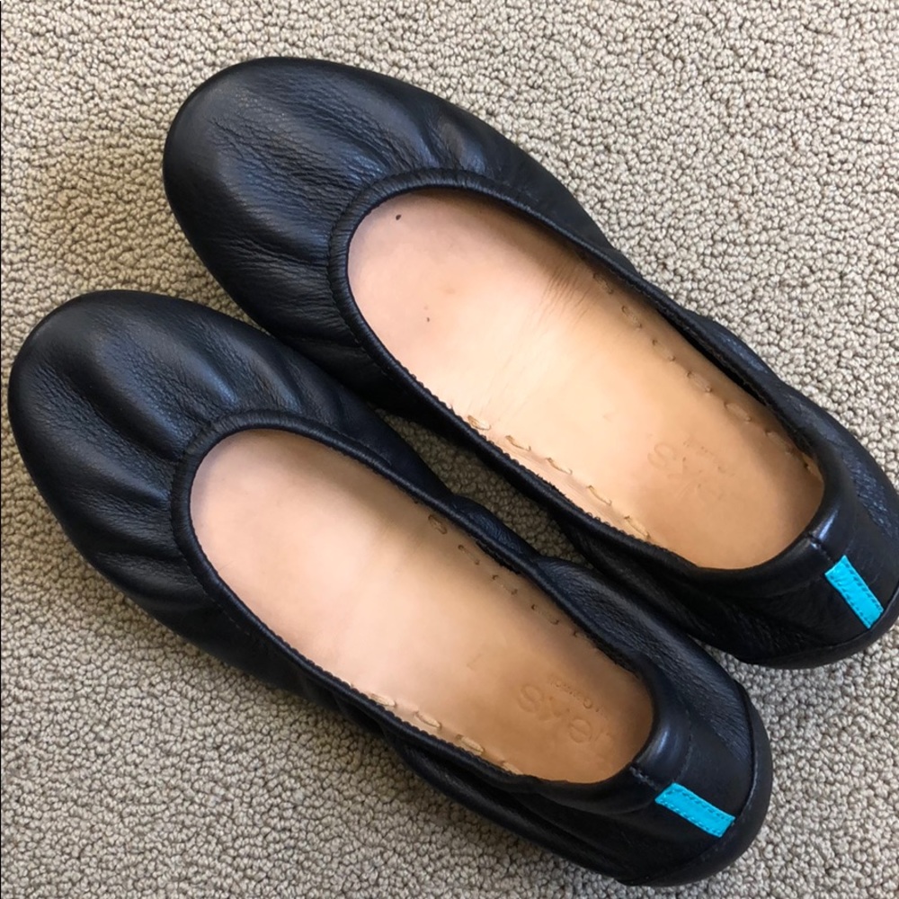 Size 7 black Tiek’s